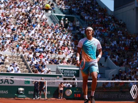 (230603) -- PARIS, June 3, 2023 -- Zhang Zhizhen of China reacts during the men s singles third round match against Casper Ruud of Norway at the French Open tennis tournament at Roland Garros in Paris, France, June 3, 2023. ) (SP)FRANCE-PARIS-TENNIS-ROLAND GARROS-FRENCH OPEN GaoxJing 