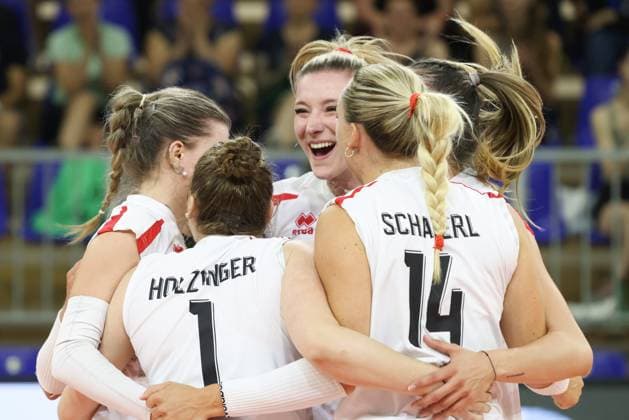 Bilder des Jahres 2023, Sport 06 Juni Sport Themen der Woche KW22 Sport Bilder des Tages VOLLEYBALL - CEV Silver League, AUT vs LAT RIED,AUSTRIA,03.JUN.23 - VOLLEYBALL - CEV European Silver League Women, OEVV international match, Länderspiel, Nationalmannschaft Austria vs Latvia. Image shows the rejoicing of Monika Chrtianska, Nicole Holzinger and Kora Schaberl (AUT).  GEPAxpictures xMathiasxMandl