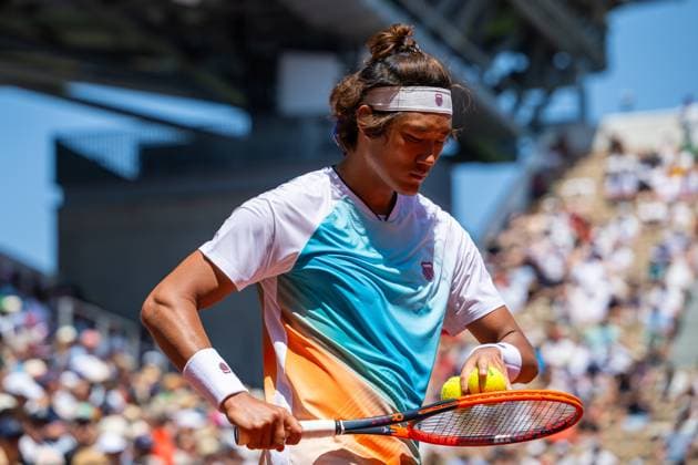 230603 Zhizhen Zhang of China competes in men?s third round singles tennis match during Roland Garros on June 3, 2023 in Paris Photo Vegard Grott BILDBYRAN kod VG VG0446 bbeng tennis french open franska öppna atp roland garros grand slam kina  Copyright: VEGARDxGRoTT BB230603VG043
