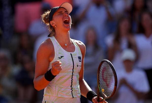 Mandatory Credit: Photo by Ella Ling Shutterstock (13944033bd) Beatriz Haddad Maia of Brazil celebrates French Open Tennis, Day 7, Roland Garros, Paris, France - 03 June 2023 French Open Tennis, Day 7, Roland Garros, Paris, France - 03 June 2023  Copyright: xEllaxLing Shutterstockx 13944033bd