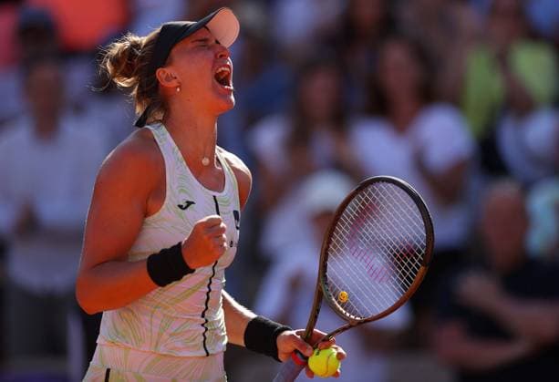 Mandatory Credit: Photo by Ella Ling Shutterstock (13944033bb) Beatriz Haddad Maia of Brazil celebrates French Open Tennis, Day 7, Roland Garros, Paris, France - 03 June 2023 French Open Tennis, Day 7, Roland Garros, Paris, France - 03 June 2023  Copyright: xEllaxLing Shutterstockx 13944033bb