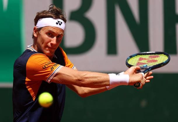 Mandatory Credit: Photo by Ella Ling Shutterstock (13944033cm) Casper Ruud of Norway in action French Open Tennis, Day 7, Roland Garros, Paris, France - 03 June 2023 French Open Tennis, Day 7, Roland Garros, Paris, France - 03 June 2023  Copyright: xEllaxLing Shutterstockx 13944033cm