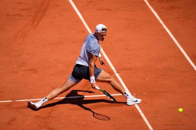 PARIS, FRANCE - JUNE 3: Holger Rune looks at a foul ball during the 3nd round of Roland Garros 2023 match at Roland Garros Stadium on June 3, 2023 in Paris, France. (Photo by Glenn Gervot Icon Sportswire) TENNIS: JUN 03 French Open EDITORIAL USE ONLY Icon2306034525