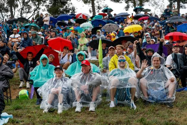 spectators, fans rain, pluie, during the Formula 1 AWS Gran Premio de Espana 2023, 7th round of the 2023 Formula One World Championship, WM, Weltmeisterschaft from June 2 to 4, 2023 on the Circuit de Barcelona-Catalunya, in Montmelo, Spain - F1 - SPANISH GRAND PRIX 2023 DPPI Panoramic  00123014_F12023GP08ESP_JK045854