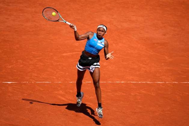 PARIS, FRANCE - JUNE 3: Coco Gauff plays a forehand during the 3nd round of Roland Garros 2023 match at Roland Garros Stadium on June 3, 2023 in Paris, France. (Photo by Glenn Gervot Icon Sportswire) TENNIS: JUN 03 French Open EDITORIAL USE ONLY Icon2306034577