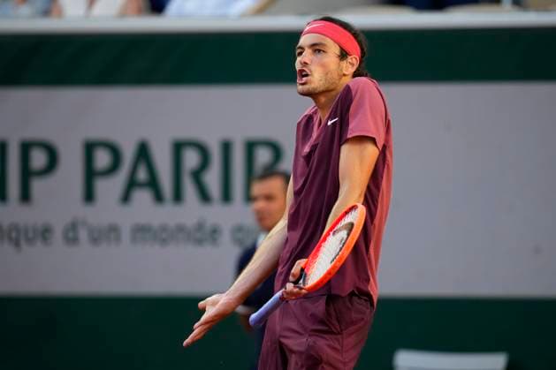 PARIS, FRANCE - JUNE 3: Taylor Fritz reacts during the 3nd round of Roland Garros 2023 match at Roland Garros Stadium on June 3, 2023 in Paris, France. (Photo by Glenn Gervot Icon Sportswire) TENNIS: JUN 03 French Open EDITORIAL USE ONLY Icon2306034589