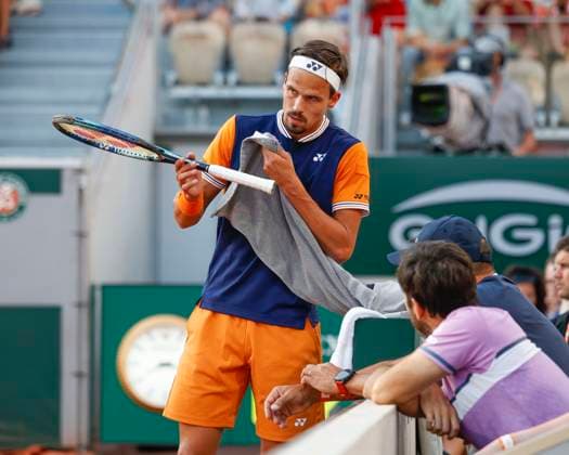 Daniel Altmaier GER takes towel and gets instruction from trainer,coach Copyright: xJuergenxHasenkopfx