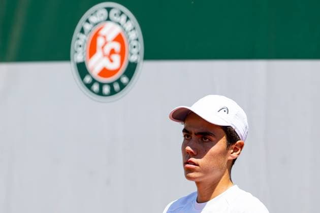 230604 Sebastian Eriksson of Sweden competes in boy?s first round singles tennis match during Roland Garros on June 4, 2023 in Paris Photo Vegard Grott BILDBYRAN kod VG VG0447 bbeng tennis french open franska öppna atp roland garros grand slam sverige sweden  Copyright: VEGARDxGRoTT BB230604VG006