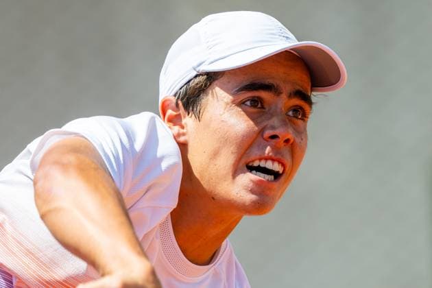 230604 Sebastian Eriksson of Sweden competes in boy?s first round singles tennis match during Roland Garros on June 4, 2023 in Paris Photo Vegard Grott BILDBYRAN kod VG VG0447 bbeng tennis french open franska öppna atp roland garros grand slam sverige sweden  Copyright: VEGARDxGRoTT BB230604VG017