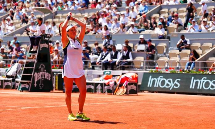 Mandatory Credit: Photo by Javier Garcia Shutterstock (13944034aa) Anastasia Pavlyuchenkova celebrates her fourth round win over Elise Mertens French Open Tennis, Day 8, Roland Garros, Paris, France - 04 June 2023 French Open Tennis, Day 8, Roland Garros, Paris, France - 04 June 2023  Copyright: xJavierxGarcia Shutterstockx 13944034aa