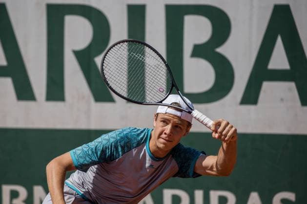 TENNIS - ATP, Tennis Herren French Open 2023 PARIS,FRANCE,04.JUN.23 - TENNIS - ATP World Tour, French Open, Roland Garros, Grand Slam, boys. Image shows Joel Schwaerzler (AUT).  GEPAxpictures xFrancoisxAsal
