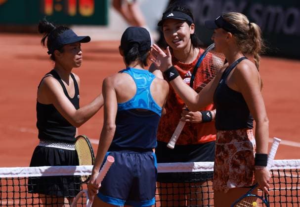 (230604) -- PARIS, June 4, 2023 -- Wang Xinyu (2nd R) of China Hsieh Su-Wei (1st L) of Chinese Taipei greet Zhang Shuai (2nd L) of China Kristina Mladenovic of France after the women s doubles second round match at the French Open tennis tournament at Roland Garros in Paris, France, June 4, 2023. ) (SP)FRANCE-PARIS-TENNIS-ROLAND GARROS-FRENCH OPEN-WOMEN S DOUBLES GaoxJing 