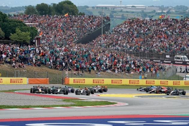 04 06 2023, Circuit de Catalunya, Barcelona, Formula 1 AWS Spanish Grand Prix 2023 , in picture race start Max Verstappen NLD , Oracle Red Bull Racing, Carlos Sainz Jr ESP , Scuderia Ferrari, Lewis Hamilton GBR , Mercedes AMG Petronas Formula One Team, George Russell GBR , Mercedes AMG Petronas Formula One Team, Fernando Alonso ESP , Aston Martin Aramco Cognizant Formula One Team, Lando Norris GBR , McLaren F1 Team, Lance Stroll CAN , Aston Martin Aramco Cognizant Formula One Team, Esteban Ocon FRA , BWT Alpine F1 Team, Nico Hülkenberg DEU , Moneygram Haas F1 Team, Charles Leclerc MCO , Scuderia Ferrari Barcelona Circuit de Catalunya Spain eu-images-506