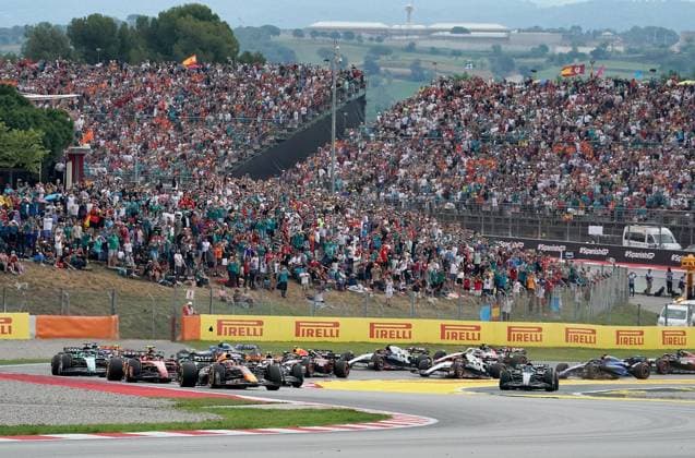 04 06 2023, Circuit de Catalunya, Barcelona, Formula 1 AWS Spanish Grand Prix 2023 , in picture race start Max Verstappen NLD , Oracle Red Bull Racing, Carlos Sainz Jr ESP , Scuderia Ferrari, Lewis Hamilton GBR , Mercedes AMG Petronas Formula One Team, George Russell GBR , Mercedes AMG Petronas Formula One Team, Fernando Alonso ESP , Aston Martin Aramco Cognizant Formula One Team, Lando Norris GBR , McLaren F1 Team, Lance Stroll CAN , Aston Martin Aramco Cognizant Formula One Team, Esteban Ocon FRA , BWT Alpine F1 Team, Nico Hülkenberg DEU , Moneygram Haas F1 Team, Charles Leclerc MCO , Scuderia Ferrari Barcelona Circuit de Catalunya Spain eu-images-506