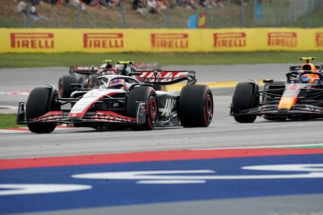 Formula 1 AWS Grand Prix of Spain 2023 04 06 2023, Circuit de Catalunya, Barcelona, Formula 1 AWS Grand Prix of Spain 2023 , in picture Nico Hülkenberg DEU , Moneygram Haas F1 Team, Sergio Perez MEX , Oracle Red Bull Racing nordphotoxGmbHx xBratic nph00250