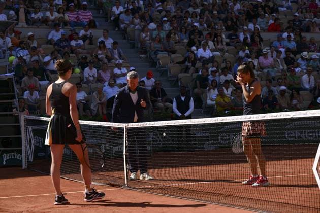 Elina Svitolina (ukr) Daria Kasatkina TENNIS : Roland Garros 2023 - Paris - 04 06 2023 JBAutissier Panoramic 
