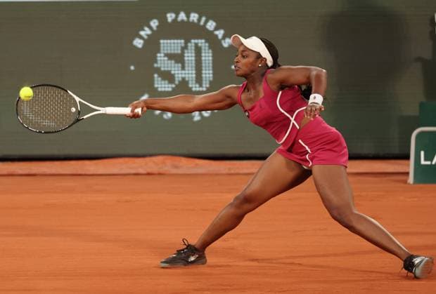 Sloane Stephens of the US plays against second-seeded Aryna Sabalenka of Russia at the Roland Garros French Tennis Open in Paris, France, on Sunday, June 4, 2023. Sabalenka won 7-6, 6-4 and qualified for the quarter finals.  PAR20230604143 MAYAxVIDON-WHITE