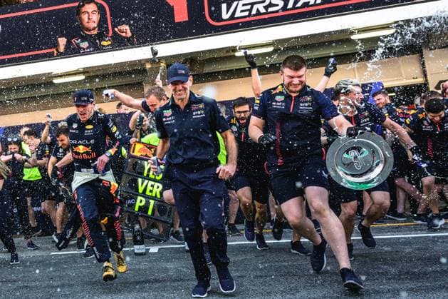 June 4, 2023, Montmelo, Catalonia, Spain: MAX VERSTAPPEN (NED) and the whole team from Red Bull celebrate their victory at Circuit de Barcelona Montmelo Spain - ZUMAo105 20230604_zap_o105_078 Copyright: xMatthiasxOesterlex