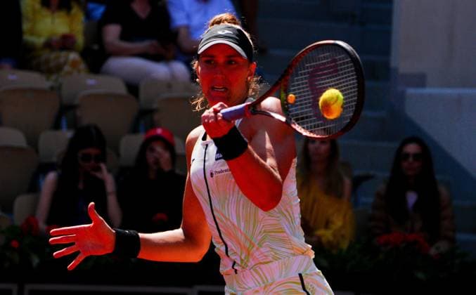 Mandatory Credit: Photo by Javier Garcia Shutterstock (13944044d) Beatriz Haddad Maia in fourth round action French Open Tennis, Day 9, Roland Garros, Paris, France - 05 June 2023 French Open Tennis, Day 9, Roland Garros, Paris, France - 05 June 2023  Copyright: xJavierxGarcia Shutterstockx 13944044d