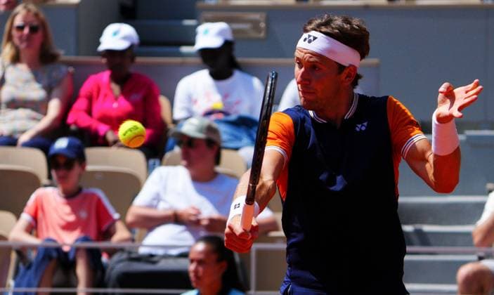 Mandatory Credit: Photo by Javier Garcia Shutterstock (13944044ac) Casper Ruud in fourth round action French Open Tennis, Day 9, Roland Garros, Paris, France - 05 June 2023 French Open Tennis, Day 9, Roland Garros, Paris, France - 05 June 2023  Copyright: xJavierxGarcia Shutterstockx 13944044ac