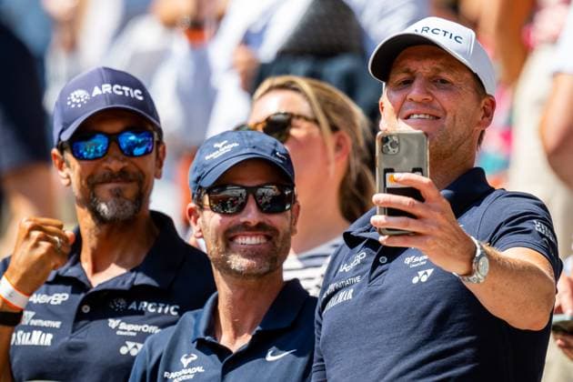 230605 Marcel da Cruz, performance coach, Pedro Clar Rossello, coach, and Christian Ruud, dad, taking a selfie in the stands after watching Casper Ruud of Norway in men?s fourth round singles tennis match during Roland Garros on June 5, 2023 in Paris Photo Vegard Grott BILDBYRAN kod VG VG0448 bbeng tennis french open french open atp roland garros grand slam  Copyright: VEGARDxGRoTT BB230605VG024