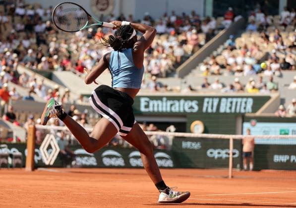 Sport Bilder des Tages Sixth-seeded Coco Gauff of the US plays against Anna Karolina Schmiedlova of Slovakia at the Roland Garros French Tennis Open in Paris, France, on Monday, June 5, 2023. Gauff won 7-5, 6-2 and qualified for the quarter finals.  PAR20230605121 MAYAxVIDON-WHITE