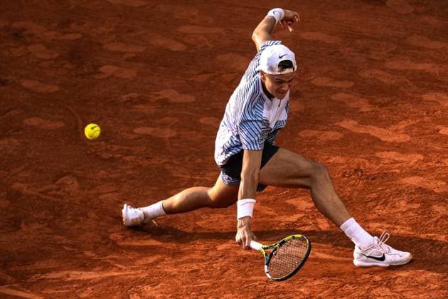 230605 Holger Rune of Denmark competes in men?s fourth round singles tennis match during Roland Garros on June 5, 2023 in Paris Photo Vegard Grott BILDBYRAN kod VG VG0448 bbeng tennis french open franska öppna atp roland garros grand slam denmark danmark  Copyright: VEGARDxGRoTT BB230605VG038