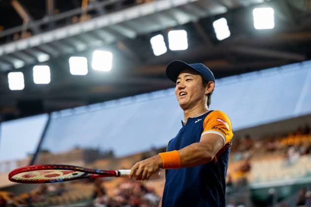 230605 Yoshihito Nishioka of Japan competes in men?s fourth round singles tennis match during Roland Garros on June 5, 2023 in Paris Photo Vegard Grott BILDBYRAN kod VG VG0448 bbeng tennis french open franska öppna atp roland garros grand slam  Copyright: VEGARDxGRoTT BB230605VG057