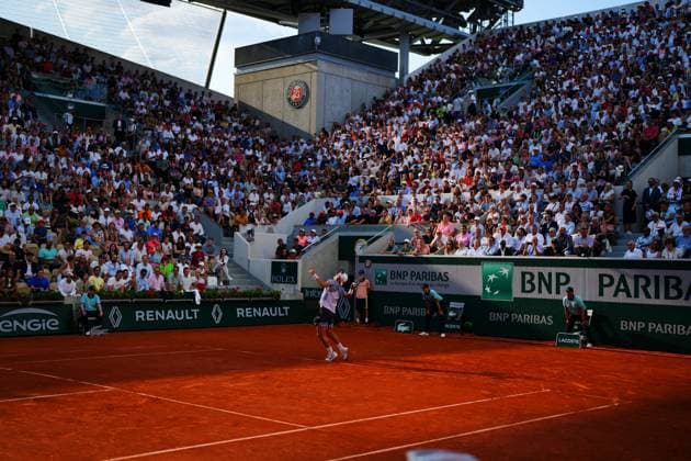 Mandatory Credit: Photo by Javier Garcia Shutterstock (13944044en) Holger Rune serves on Suzanne Lenglen Court French Open Tennis, Day 9, Roland Garros, Paris, France - 05 June 2023 French Open Tennis, Day 9, Roland Garros, Paris, France - 05 June 2023  Copyright: xJavierxGarcia Shutterstockx 13944044en
