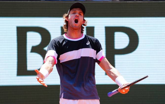 Mandatory Credit: Photo by Javier Garcia Shutterstock (13944044es) Nicolas Jarry French Open Tennis, Day 9, Roland Garros, Paris, France - 05 June 2023 French Open Tennis, Day 9, Roland Garros, Paris, France - 05 June 2023  Copyright: xJavierxGarcia Shutterstockx 13944044es