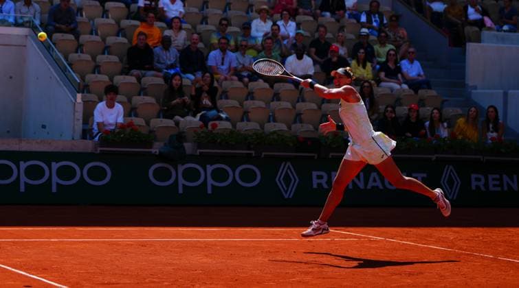 Mandatory Credit: Photo by Javier Garcia Shutterstock (13944044fb) Beatriz Haddad Maia French Open Tennis, Day 9, Roland Garros, Paris, France - 05 June 2023 French Open Tennis, Day 9, Roland Garros, Paris, France - 05 June 2023  Copyright: xJavierxGarcia Shutterstockx 13944044fb