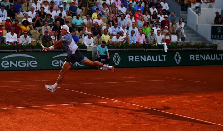 Mandatory Credit: Photo by Javier Garcia Shutterstock (13944044eb) Holger Rune French Open Tennis, Day 9, Roland Garros, Paris, France - 05 June 2023 French Open Tennis, Day 9, Roland Garros, Paris, France - 05 June 2023  Copyright: xJavierxGarcia Shutterstockx 13944044eb