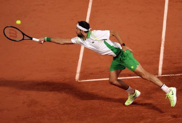 Grigor Dimitrov of Bulgaria plays against Alexander Zverev of Germany at the Roland Garros French Tennis Open in Paris, France, on Monday, June 5, 2023. Zverev won 6-1, 6-4, 6-3 and qualified for the quarter finals.  PAR20230605146 MAYAxVIDON-WHITE