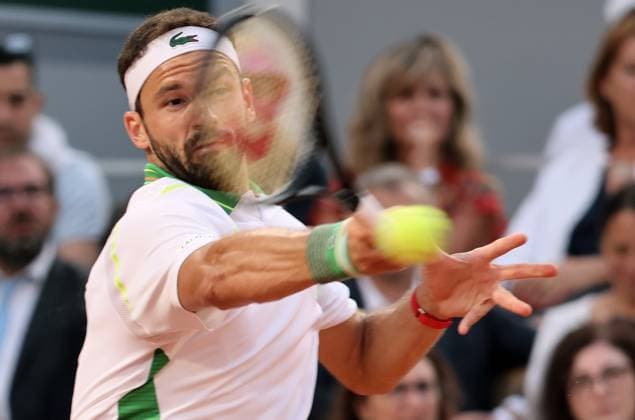 Grigor Dimitrov of Bulgaria plays against Alexander Zverev of Germany at the Roland Garros French Tennis Open in Paris, France, on Monday, June 5, 2023. Zverev won 6-1, 6-4, 6-3 and qualified for the quarter finals.  PAR20230605127 MAYAxVIDON-WHITE
