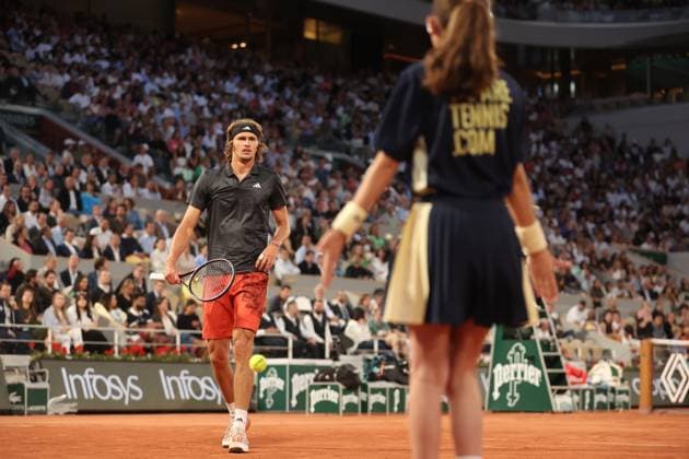 Alexander Zverev of Germany plays against Grigor Dimitrov of Bulgaria at the Roland Garros French Tennis Open in Paris, France, on Monday, June 5, 2023. Zverev won 6-1, 6-4, 6-3 and qualified for the quarter finals.  PAR20230605139 MAYAxVIDON-WHITE