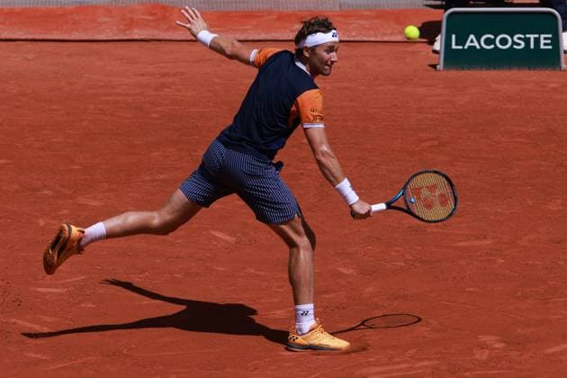 (230606) -- PARIS, June 6, 2023 -- Casper Ruud competes during the men s singles fourth round match between Casper Ruud of Norway and Nicolas Jarry of Chile at the French Open tennis tournament at Roland Garros in Paris, France, on June 5, 2023. ) (SP)FRANCE-PARIS-TENNIS-ROLAND GARROS-FRENCH OPEN-MEN S SINGLES GaoxJing 