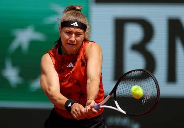 Mandatory Credit: Photo by Ella Ling Shutterstock (13949269p) Karolina Muchova of Czech Republic in action French Open Tennis, Day 10, Roland Garros, Paris, France - 06 June 2023 French Open Tennis, Day 10, Roland Garros, Paris, France - 06 June 2023  Copyright: xEllaxLing Shutterstockx 13949269p