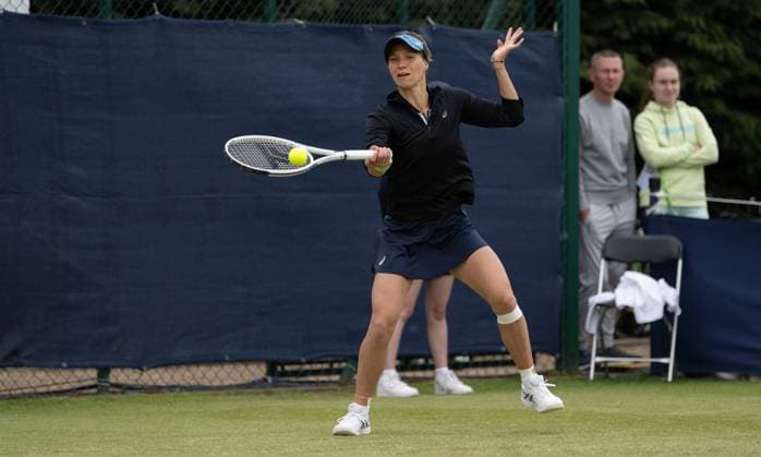 Viktorija Golubic (SUI) playing against Alison Riske (USA) in the first round of the W100 Surbiton Trophy, at Surbiton Lawn Tennis Club, Surbiton, England on the 6th June 2023. Copyright: xAlanxStanfordx PMI-5581-0028