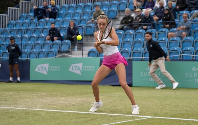 Isabelle Lacy (GBR) playing against Madison Brengle (USA) seeded 3 in the first round of the W100 Surbiton Trophy, at Surbiton Lawn Tennis Club, Surbiton, England on the 6th June 2023. Copyright: xAlanxStanfordx PMI-5581-0032