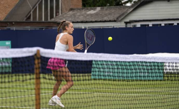 Isabelle Lacy (GBR) playing against Madison Brengle (USA) seeded 3 in the first round of the W100 Surbiton Trophy, at Surbiton Lawn Tennis Club, Surbiton, England on the 6th June 2023. Copyright: xAlanxStanfordx PMI-5581-0040