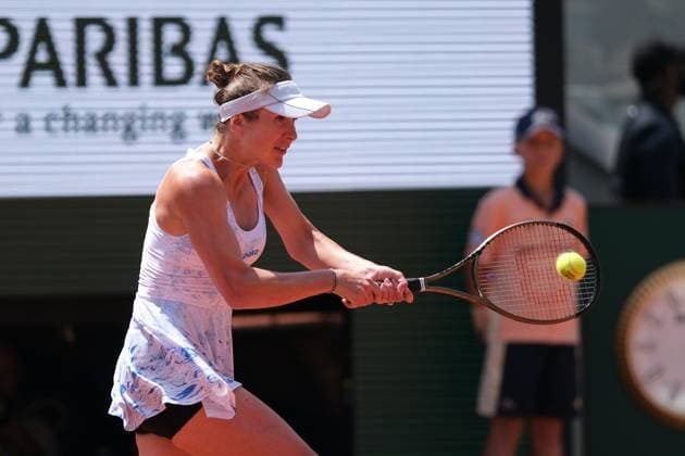 June 6, 2023, Paris, Paris, France: ANASTASIA PAVLYUCHEKOVA of Russia return the ball to KAROLINA MUCHOVA of Czech Republic during the eighth finals of the WomenÃ¢â‚¬â ¢s French Open 2023, Grand Slam tennis womens tournament at the Roland Garros Stadium - Paris France..Karolina Muchova won : 7-5 6-2 Paris France - ZUMAp119 20230606_zaf_p119_019 Copyright: xPierrexSteveninx