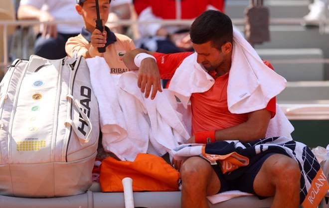 Mandatory Credit: Photo by Ella Ling Shutterstock (13949269ch) Novak Djokovic of Serbia frustrated French Open Tennis, Day 10, Roland Garros, Paris, France - 06 June 2023 French Open Tennis, Day 10, Roland Garros, Paris, France - 06 June 2023  Copyright: xEllaxLing Shutterstockx 13949269ch