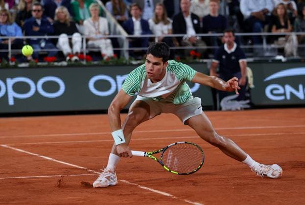 Mandatory Credit: Photo by Ella Ling Shutterstock (13949269fq) Carlos Alcaraz of Spain in action French Open Tennis, Day 10, Roland Garros, Paris, France - 06 June 2023 French Open Tennis, Day 10, Roland Garros, Paris, France - 06 June 2023  Copyright: xEllaxLing Shutterstockx 13949269fq