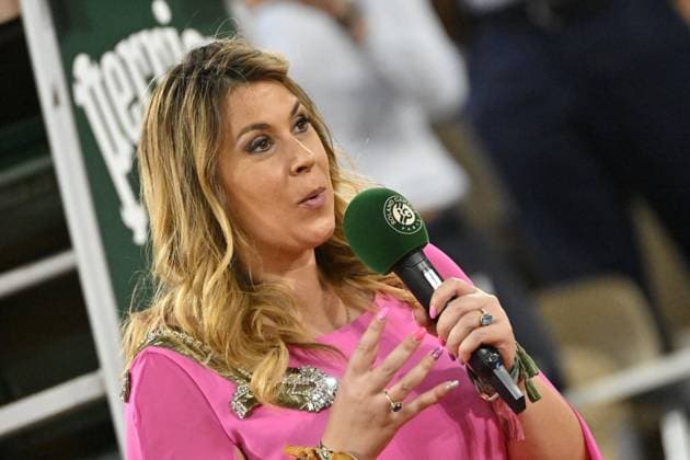 Tennis : Roland Garros 2023 - France - Marion Bartoli interview Carlos Alcaraz sur le court central Tennis : Roland Garros 2023 - France - 07 06 23 ChrysleneCaillaud Panoramic 