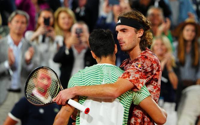 Mandatory Credit: Photo by Javier Garcia Shutterstock (13949267eq) A hug and warm words at the net between Stefanos Tsitsipas and Carlos Alcaraz French Open Tennis, Day 10, Roland Garros, Paris, France - 06 June 2023 French Open Tennis, Day 10, Roland Garros, Paris, France - 06 June 2023  Copyright: xJavierxGarcia Shutterstockx 13949267eq