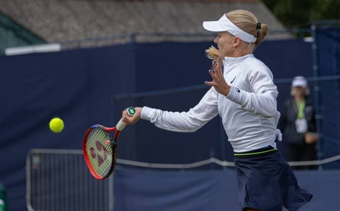 Harriet Dart (GBR) playing her match against Magali KEMPEN (BEL) during the first round of the W100 Surbiton Trophy 2023 during the 3rd day of the 2023 at Surbiton Lawn Tennis Club, Surbiton, England on the 7th June 2023. Copyright: xAlanxStanfordx PMI-5582-0015