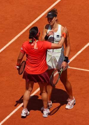 Mandatory Credit: Photo by Ella Ling Shutterstock (13949270d) Beatriz Haddad Maia of Brazil celebrates with Ons Jabeur French Open Tennis, Day 11, Roland Garros, Paris, France - 07 June 2023 French Open Tennis, Day 11, Roland Garros, Paris, France - 07 June 2023  Copyright: xEllaxLing Shutterstockx 13949270d