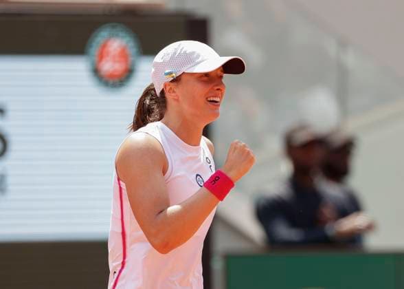 Iga Swiatek cheers after victory, jubilation, joy, emotion Copyright: xJuergenxHasenkopfx
