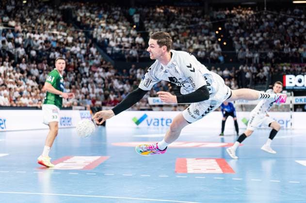 Bilder des Jahres 2023, Sport 06 Juni Sport Themen der Woche KW23 Sport Bilder des Tages Tor Hendrik Pekeler (THW Kiel, 61) THW Kiel vs. HSG Wetzlar, Handball, Bundesliga, Spieltag 33, Saison 2022 2023, 07.06.2023 THW Kiel vs. HSG Wetzlar, Handball, Bundesliga, Spieltag 33, Saison 2022 2023, 07.06.2023 Kiel *** Goal Hendrik Pekeler THW Kiel, 61 THW Kiel vs HSG Wetzlar, Handball, Bundesliga, Matchday 33, Season 2022 2023, 07 06 2023 THW Kiel vs HSG Wetzlar, Handball, Bundesliga, Matchday 33, Season 2022 2023, 07 06 2023 Kiel Copyright: xEibner-Pressefoto MarcelxvonxFehrnx EP_EER