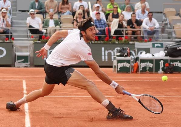 Tomas Martin Etcheverry of Argentina plays against Alexander Zverev of Germany at the Roland Garros French Tennis Open in Paris, France, on Wednesday, June 7, 2023. Zverev won 6-4, 3-6, 6-3, 6-4 and qualified for the semi finals.  PAR20230607127 MAYAxVIDON-WHITE